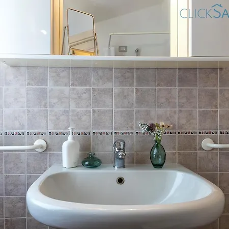 Clicksardegna Attic Vittoria With Terrace Facing The Sea And Parking Space Apartmán *