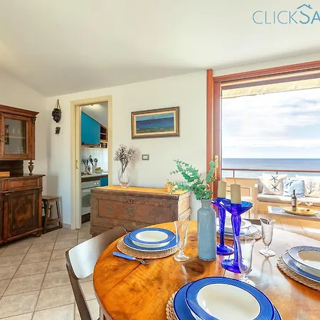 Lejlighed Clicksardegna Attic Vittoria With Terrace Facing The Sea And Parking Space